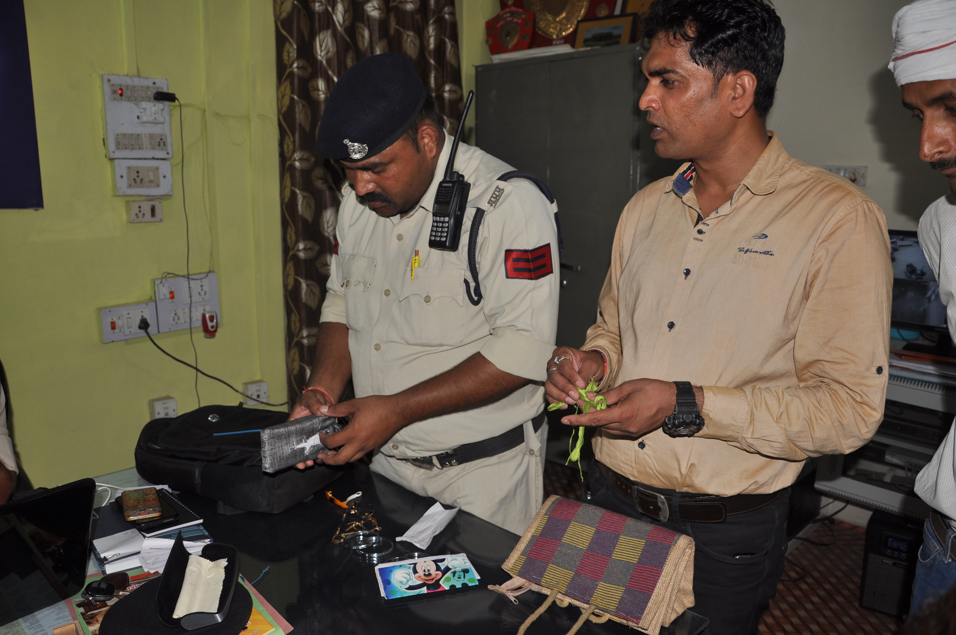 Morena News, Morena Hindi News, Mp News, Morena, Crime, Police, Crime In CIty, Crime In Morena बदमाशों ने किए देवरानी-जेठानी के जेवर पार