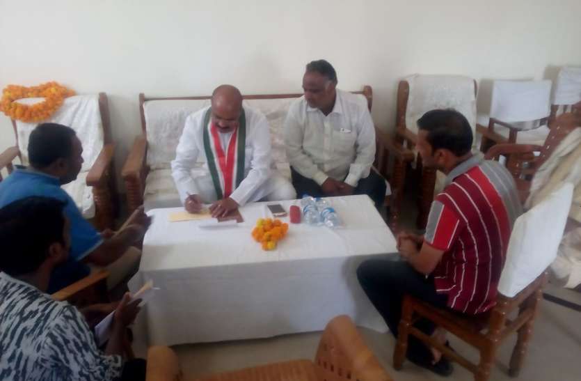 Supervisor takes the election पर्यवेक्षक ने नपा चुनाव का लिया जायजा