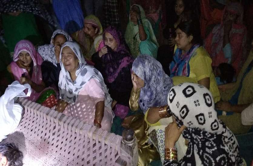 children murder in kaushambi बच्चे की हत्या कर शव तालाब में फेंका, फोड़ दी दोनों आंख