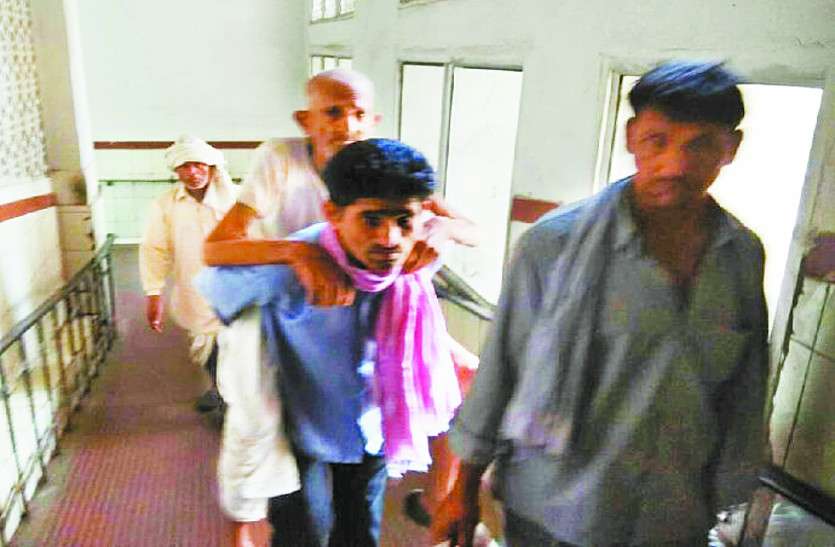 Jaipur News एसएमएस अस्पताल: मरीजों को कंधों पर उठा दौड़े परिजन जानिए पूरा मामला