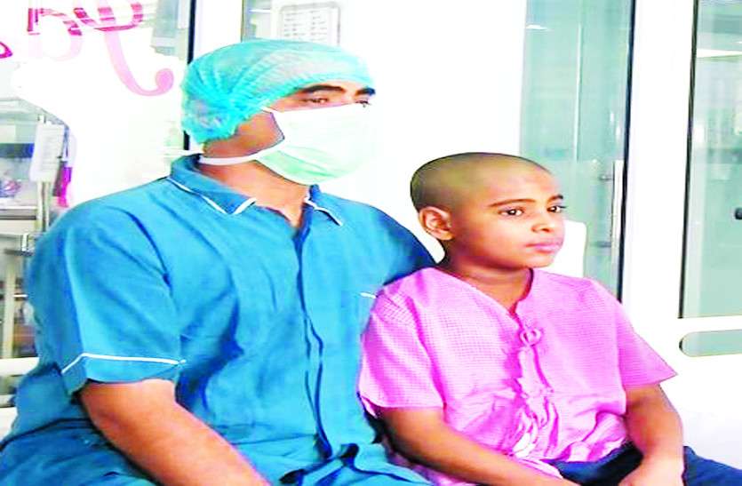 Jaipur News जिंदगी बचाने की मुहिम में महिलाएं भी आगे, न उम्र, न पद बना रुकावट, बन गईं महादानी