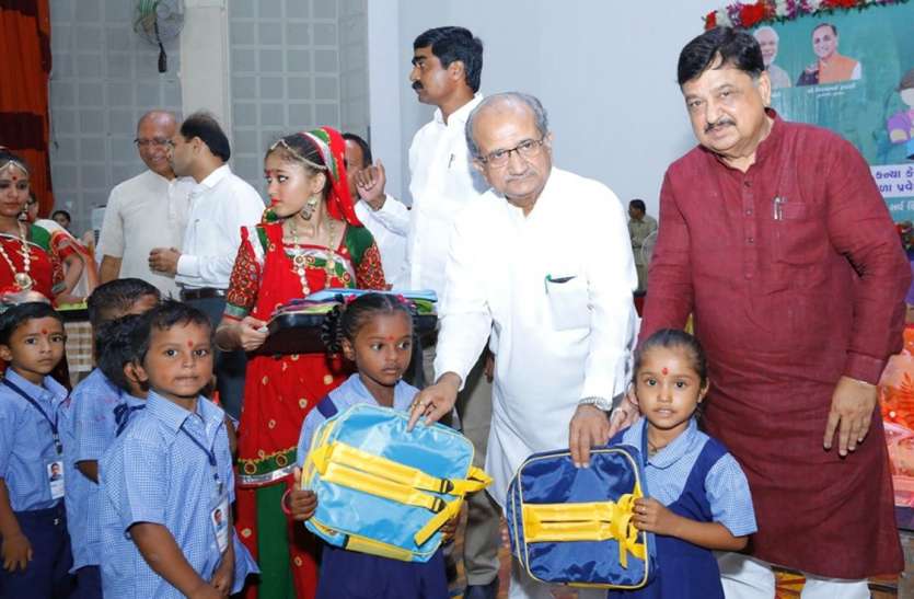 patrika photo शिक्षा से ही देश का भविष्य उज्ज्वल : शिक्षामंत्री चुडासमा