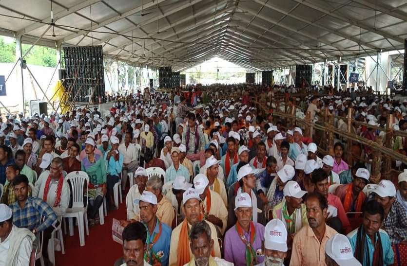 Modi in Chhattisgarh आम आदमी पार्टी का आरोप, PM मोदी ने छीन ली BSP के ठेका मजदूरों की रोजी