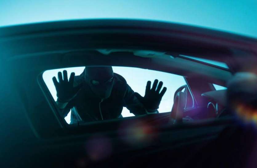 car security कार पार्क करने से पहले जरूर करें ये काम, चुराना तो दूर छू भी नहीं पाएगा कोई चोर