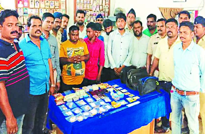 chori घर में सफाई के बहाने जाकर जेवरात लुटने वाला गिरोह पकड़ाया, एेसे करता था चोरी