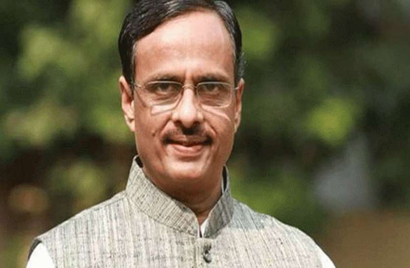 dinesh sharma सभी यूनिवर्सिटी का एक जैसा होगा कैलेंडर, केजी से पीजी तक मुफ्त शिक्षा देने की भी तैयारी!
