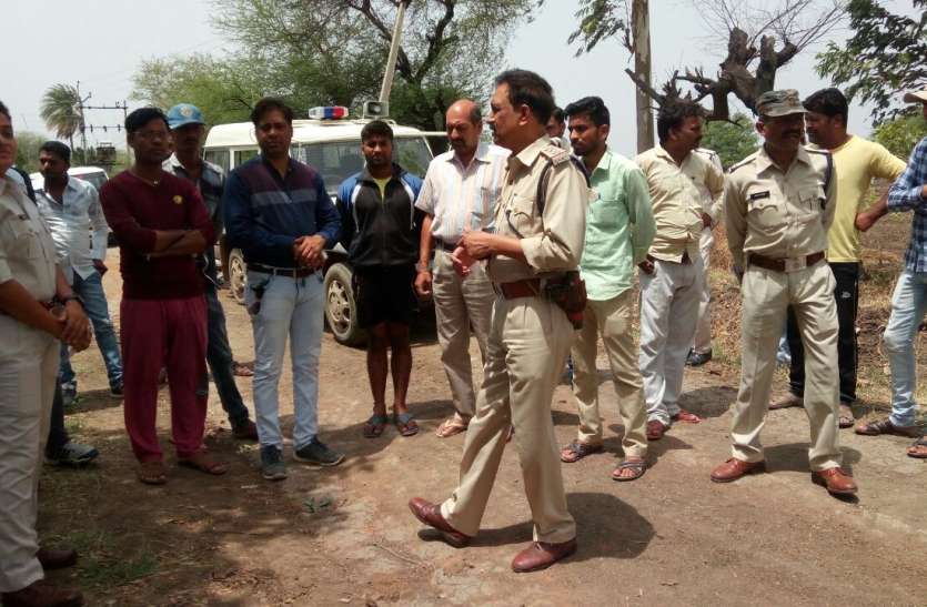 dewas अज्ञात व्यक्ति का शव मिला