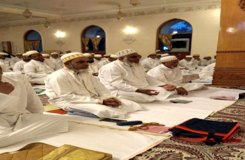 guna, guna news, bohra samaj, eid, sehri, saiwaiya, roza, ramjaan, patrika news, patrika bhopal, bhopal mp, बोहरा समाज ने मनाई ईद, चांद दिखा तो सुन्नी समाज की ईद कल