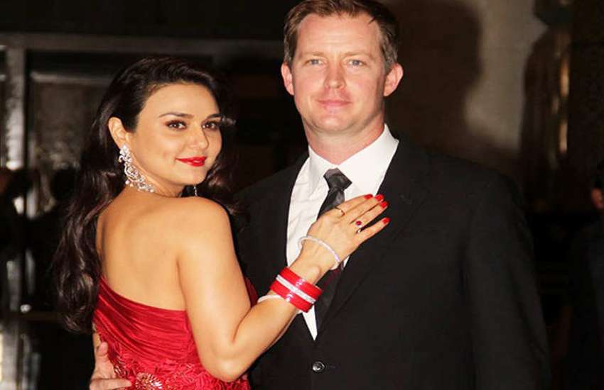 Top 10 bollywood actress who dated foreigner boyfriend