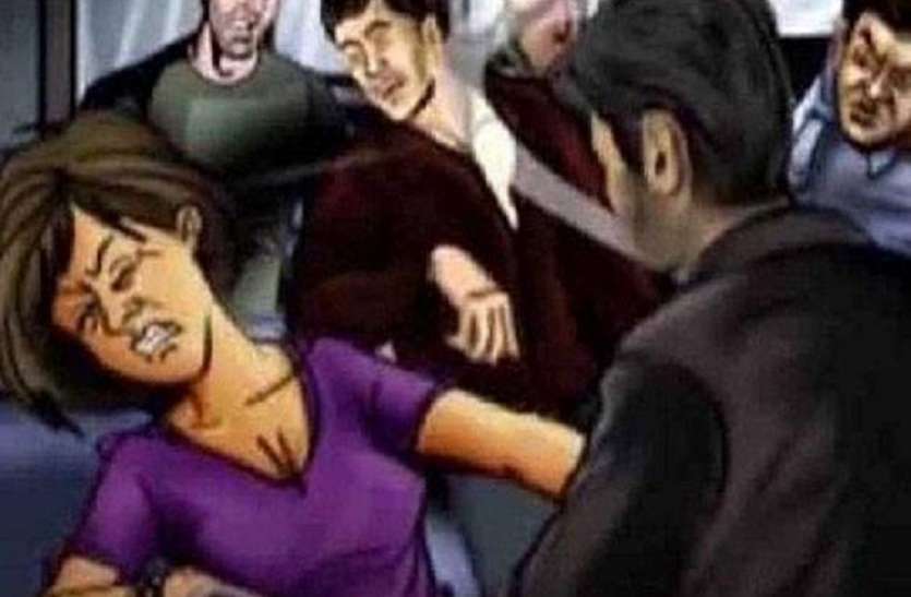 rape शख्स के सामने पत्नी और बेटी के साथ गैंगरेप, पूरा मामला जानने के बाद उड़ जाएंगे होश