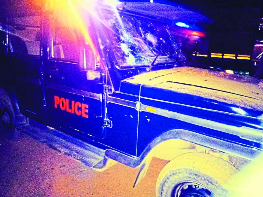 Dumper crushed youth, villagers fired 12 dumper in hoshangaabd