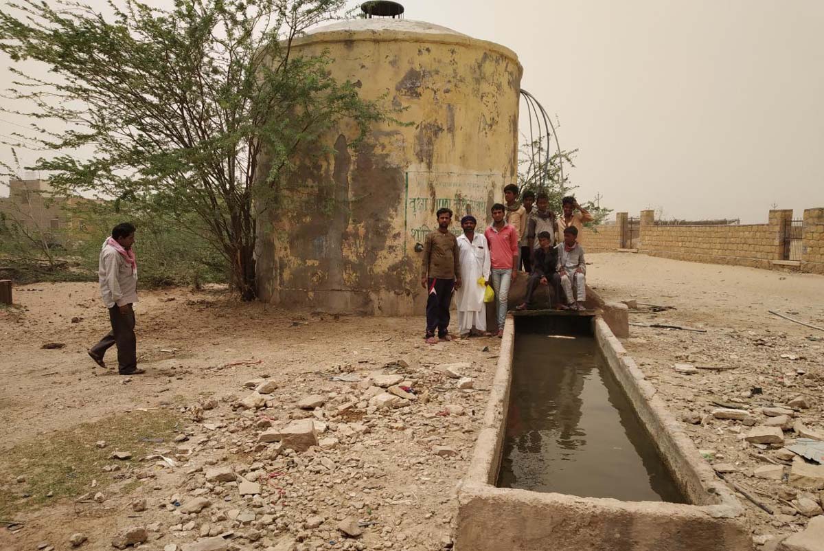 Jaisalmer patrika JAISALMER NEWS- पेयजल आपूर्ति के अभाव में जीएलआर सूखे, पानी संकट से हर कोई बेहाल