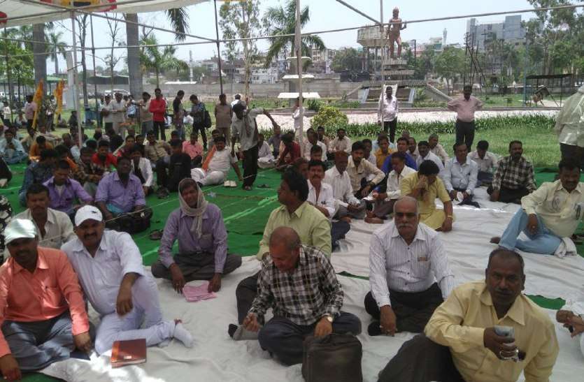 manjhi samaj protest आरक्षण की मांग को लेकर सड़क पर उतरे मांझी, कहा - शिवराज ने पूरा नहीं किया वादा!