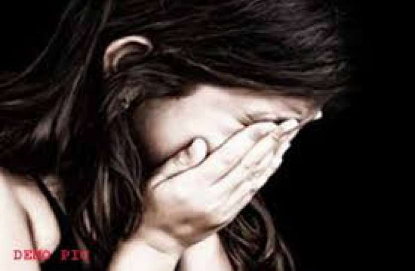 accused arrested, crime with minor girl jhadol udaipur नाबालिग बालिका को भगा के ले गया था अपने साथ, पुलिस ने दोनों को पकड़ा होटल से और फिर…