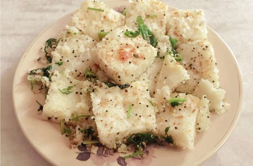 rava dhokla फैमिली के साथ एंजॉय करें टेस्टी इंस्टैंट रवा ढोकला