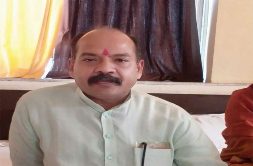 patrika नीतियां एेसी बनें कि कर्ज तले डूबे ही नहीं किसान-शिवकांत दीक्षित