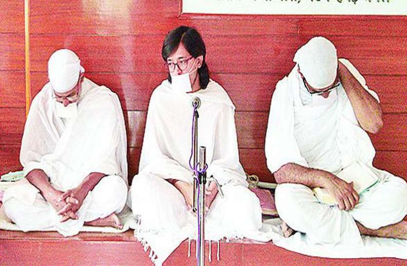परिवार और समाज में रहने की कला सीखें परिवार और समाज में रहने की कला सीखें