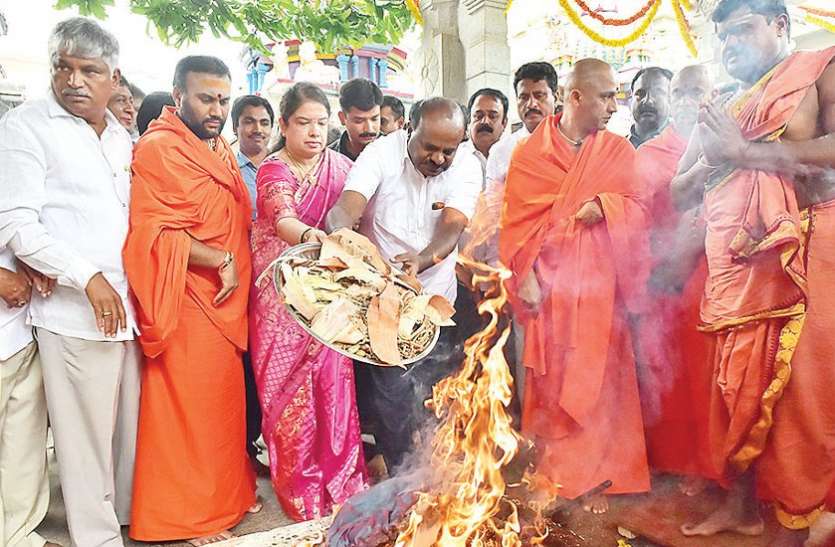 कालभैरवेश्वर मंदिर में मुख्यमंत्री ने की विशेष पूजा कालभैरवेश्वर मंदिर में मुख्यमंत्री ने की विशेष पूजा