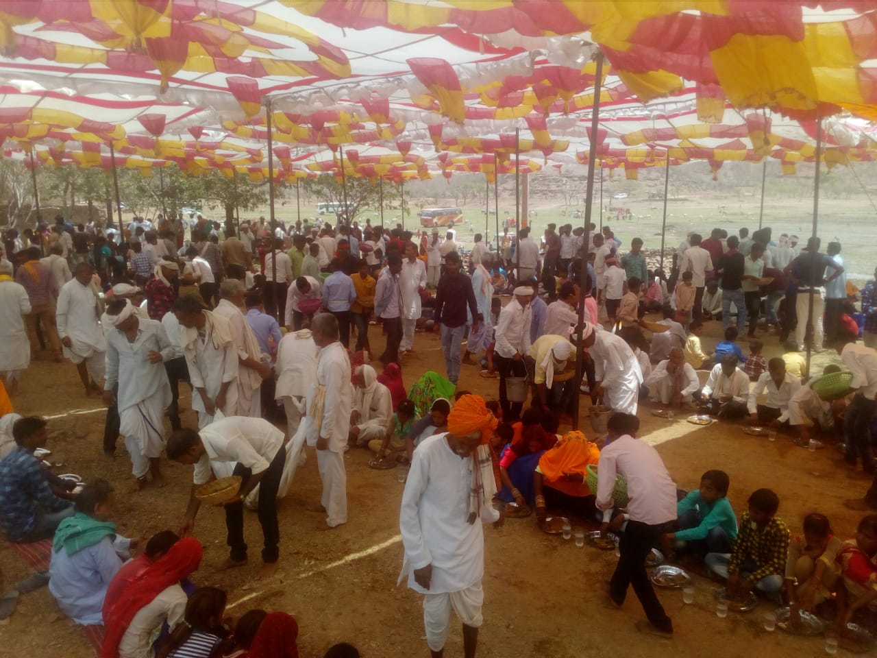 Rajasthan latest News in hindi - Patrika News & headlines डांग के प्रसिद्ध आस्था धाम सकरघटा के चामुंडा मेले में आए हजारों श्रद्धालु, दर्शन किए और मनौतियां मांगी