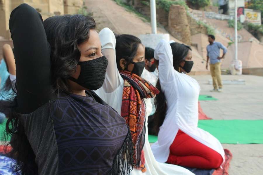 वाराणसी में कुछ ऐसे हुआ योगाभ्यास वाराणसी में कुछ ऐसे हुआ योगाभ्यास