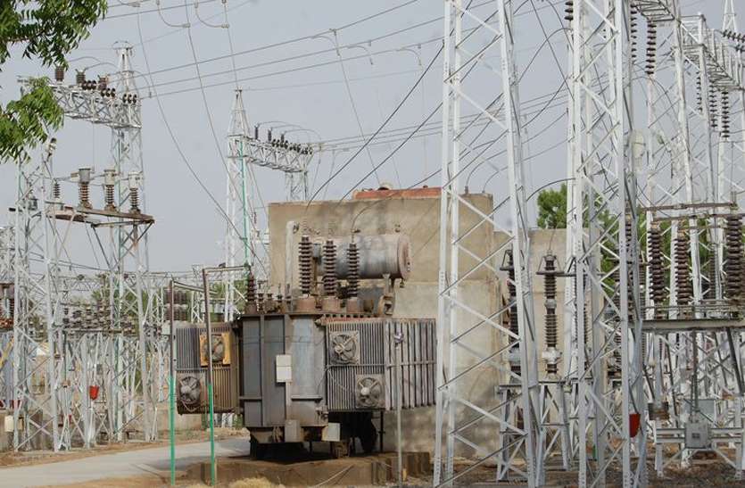 Situation of electricity in Jalore district अफसर झोंक रहे ताकत, फील्ड में नहीं फॉल्ट निकालने वाले
