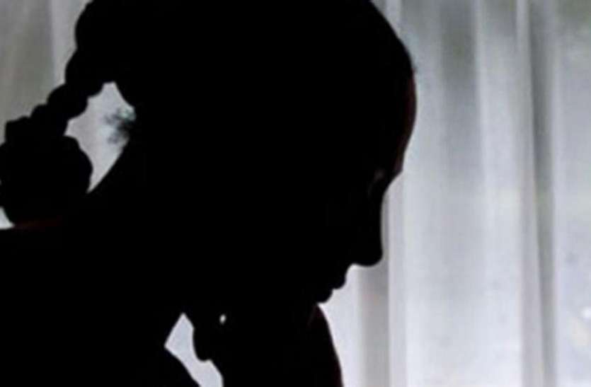 news गुजरात: शराब नहीं मिली तो भाजपा नेता ने मां-बेटी के साथ की अभद्रता, गाड़ी से खींचा