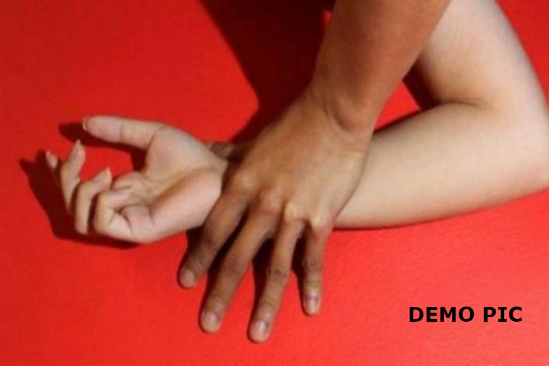 rape यूपी के इस मेडिकल काॅलेज में आबरू बचाने के लिए नग्न अवस्था में भागी किशोरी