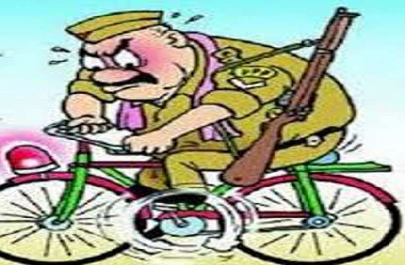 Police पुलिस के परिजनों को रोकने घरों के बाहर तैनात रहे पुलिस कर्मी