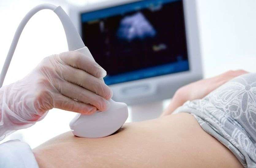 Sonography, doctor, doctor, machine, crime लखनादौन सोनोग्राफी केंद्र में मिले लोगों के गलत मोबाइल नम्बर