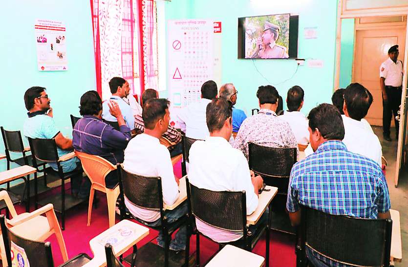 Jaipur News यदि अब ट्रैफिक नियम तोड़े तो लेनी पड़ेगी काउंसलिंग क्लास