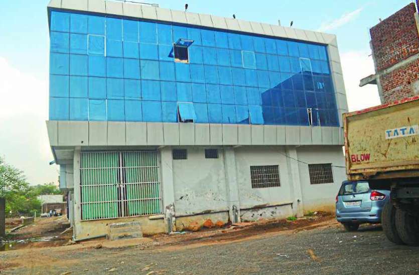 Colony unauthorized hostel कॉलोनियों में चल रहे दो दर्जन से ज्यादा अनाधिकृत हॉस्टल