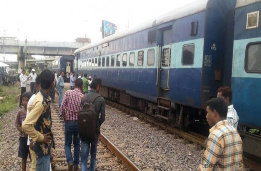 Robbery in Varanasi Sultanpur passenger train नकाबपोश बदमाशों ने ट्रेन में यात्रियों से की जमकर लूटपाट, घटना की रिपोर्ट अबतक नहीं हुई दर्ज