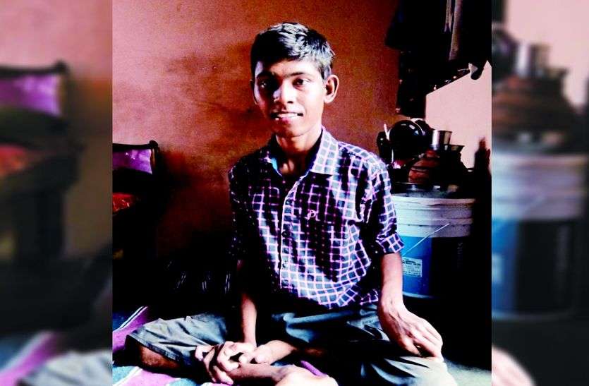 sikar news चिकित्सा विभाग ने की बड़ी लापरवाही, दिव्यांग की टूटी उम्मीदें