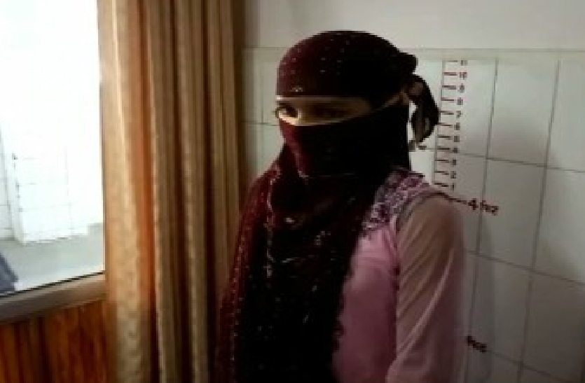 A minor girl attemped to rape in mahoba up news | घर पर सो रही युवती के साथ  रात में किया यह... , जानें उसके बाद... | Patrika News