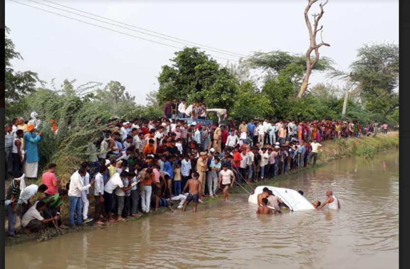 accident विदा हो कर आ रही थी बारात.. एक हादसे ने ले ली चार की जिंदगी