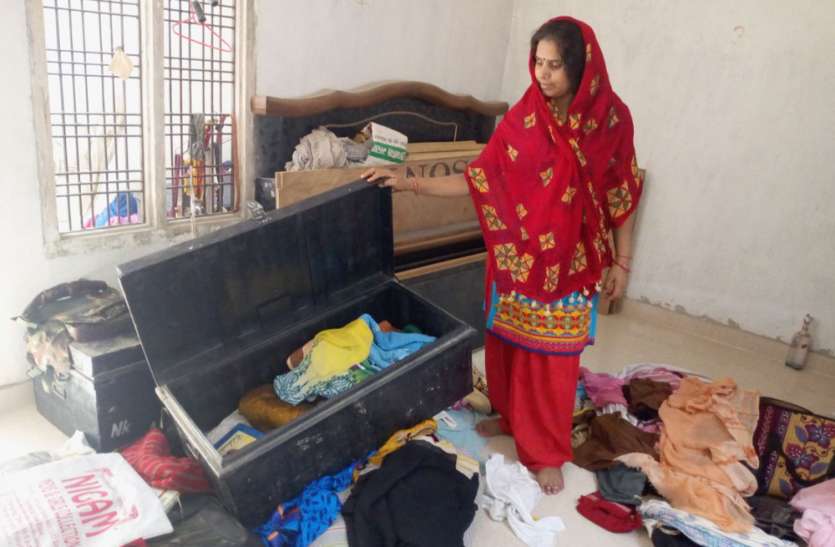 sitapur चोरों ने सीमा पर तैनात फौजी के घर को बनाया अपना निशाना
