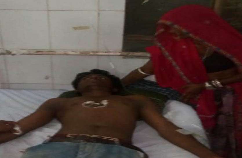 Current आटा चक्की में करंट आने से झुलसा युवक तो अधिक वोलटेज आने से उपकरण फुक जाने से लाखों रूपये का हुआ नुकसान