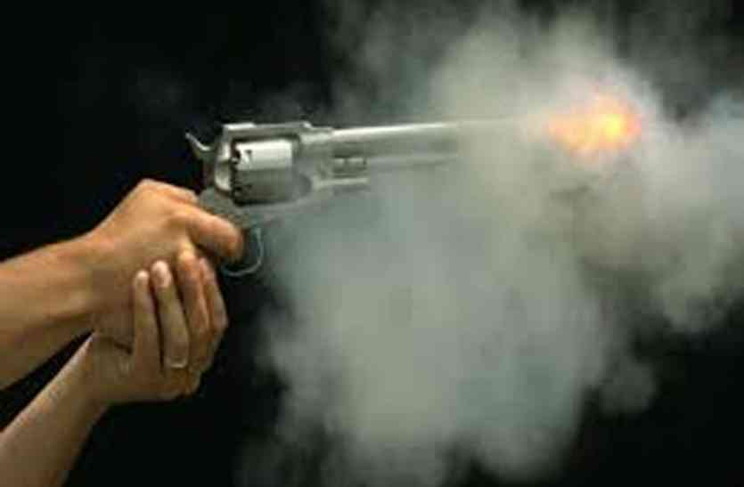 firing file photo बारात में नृत्य के दौरान गोली चलने से दुल्हे के चचेरे भाई की मौत