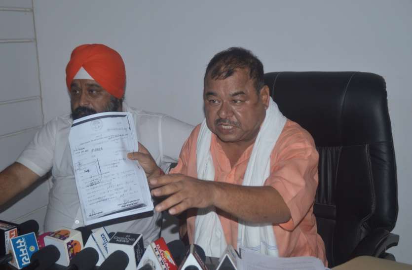 balu quarry in Shahdol, wife of minister Rajendra Shukla मंत्री राजेन्द्र शुक्ल की शहडोल में चल रही रेत खदान, प्रति दिन दस लाख रुपए कमाई, जानिए, जिपं अध्यक्ष अभय मिश्रा ने ये भी लगाए आरोप