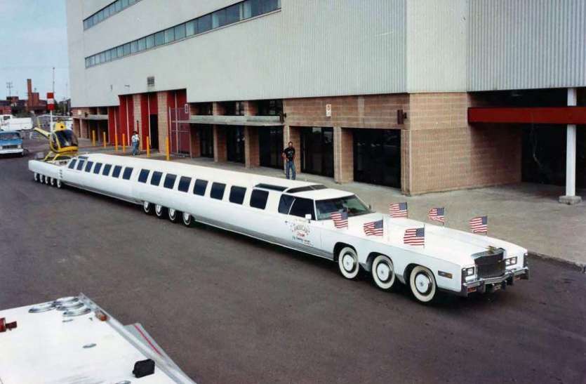 Limousine ये है दुनिया की सबसे लंबी कार, पीछे बना है स्वमिंग पूल और छत पर लैंड होता है हेलीकॉप्टर