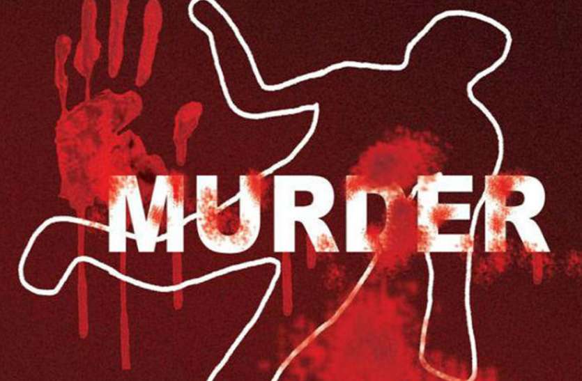 Woman murdered husband with lover प्रेमी के साथ कमरे में थी महिला, पति पहुंचा तो दोनों ने मिल कर उसे जिंदा जलाया, जानिए फिर क्या हुआ