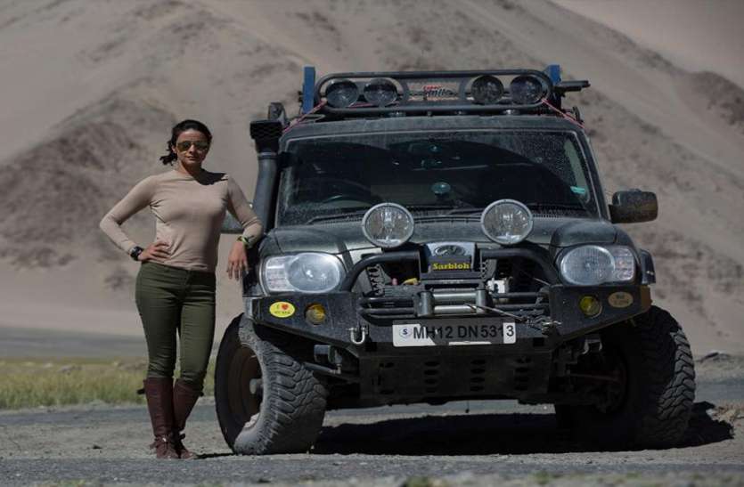 Gul Panag गुल पनाग के पास है ये खास SUV, बॉलीवुड तो क्या हॉलीवुड के स्टार भी चाहते हैं इसे चलाना