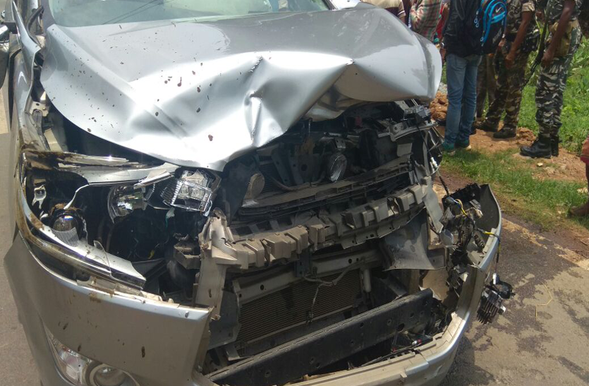 car accident सड़क हादसे में झारखंड प्रदेश भाजपा अध्यक्ष बाल-बाल बचे
