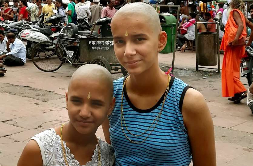unique message to society by two siste दादा की मौत पर पोतियों ने भी करवाया मुंडन