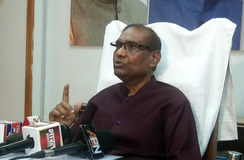 brij lal एएमयू को एससी एसटी आयोग का नोटिस, क्यों नहीं दे रहे दलितों को आरक्षण