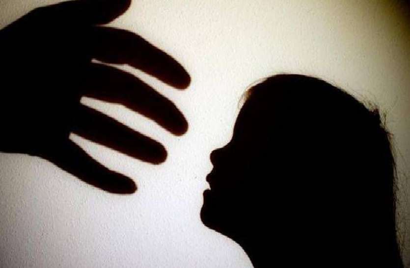 rape बच्ची ने रोते-रोते बताई पिता की ‘गंदी’ हरकत, मां फौरन पहुंची पुलिस के पास