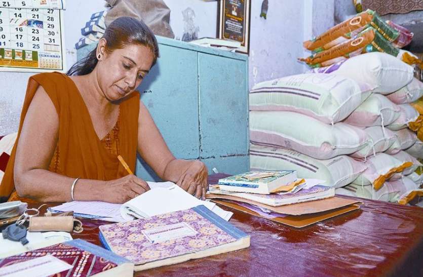 women बेटियां हमारी ताकत और गुरुर हैं,उन्हें उड़ान भरने का अवसर दें