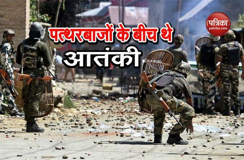 Army पत्थरबाजों के बीच छिपे थे आतंकी, आत्मरक्षा में चलाई गई गोली: सेना