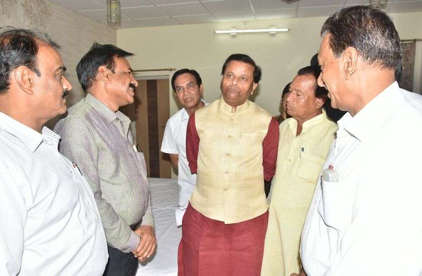 Patrika सिंधिया सीएम प्रोजेक्ट तो पूरे राज्य में प्रसाद बांटूंगा