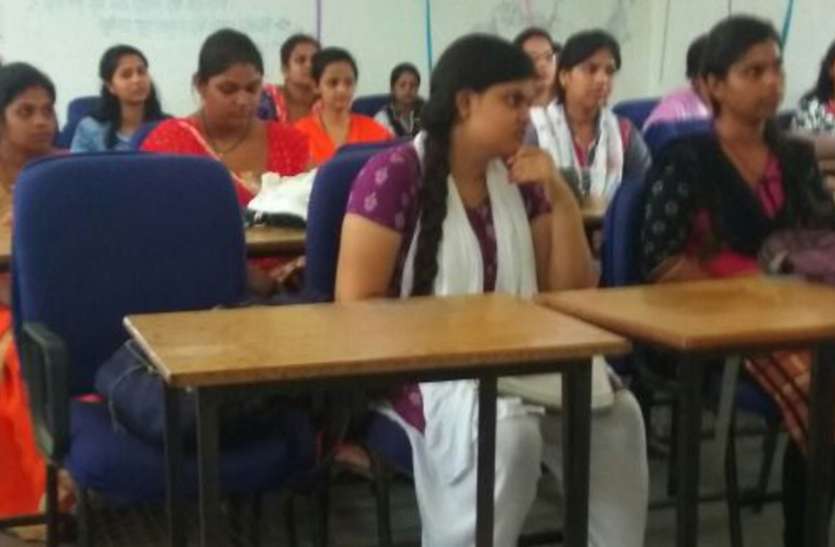 National Seminar on World Population Day in APSU Rewa मानव विकास में जानिए क्या है सबसे बड़ी बाधा, विशेषज्ञों ने बताई स्थिति की भयावहता